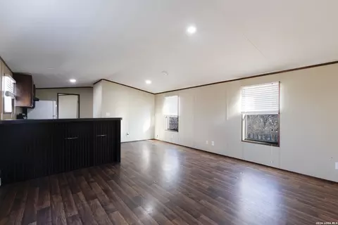 869 873 County Road 773, Devine, TX 78016 photo 23