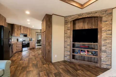 869 873 County Road 773, Devine, TX 78016 photo 6