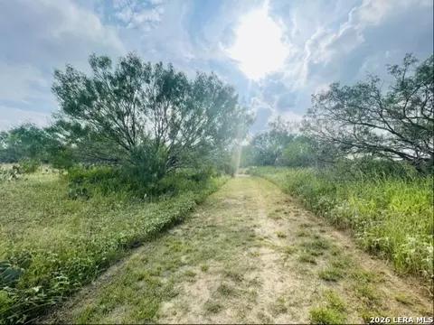 869 873 County Road 773, Devine, TX 78016 photo 35