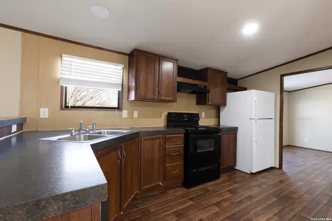 869 873 County Road 773, Devine, TX 78016 photo 24