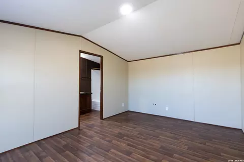 869 873 County Road 773, Devine, TX 78016 photo 26
