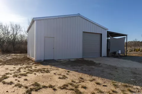 869 873 County Road 773, Devine, TX 78016 photo 31