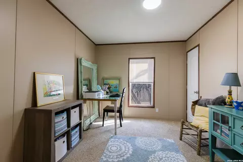 869 873 County Road 773, Devine, TX 78016 photo 16