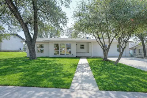 322 E Rampart Dr, San Antonio, TX 78216