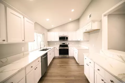 5710 Green Mnr, San Antonio, TX 78223