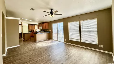 1545 County Road 665, Devine, TX 78016 photo 6