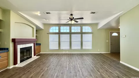 1545 County Road 665, Devine, TX 78016 photo 3