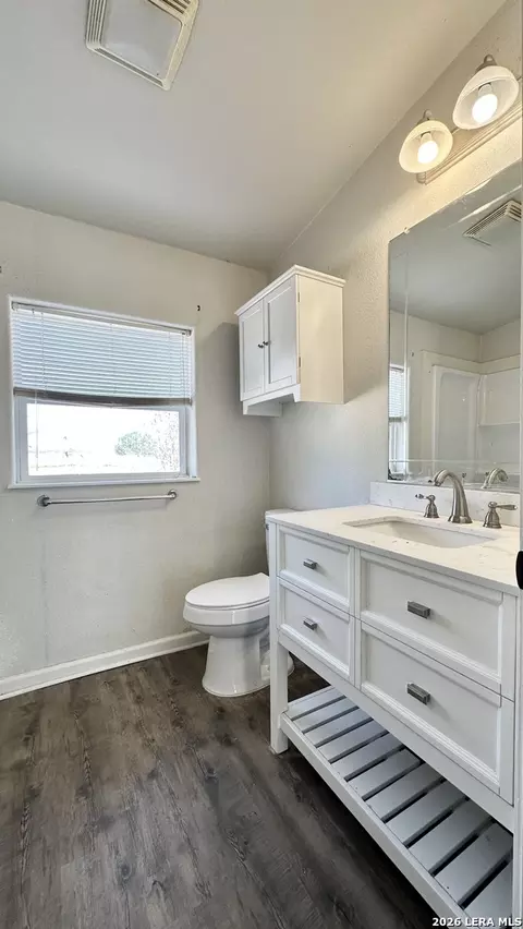 1545 County Road 665, Devine, TX 78016 photo 18