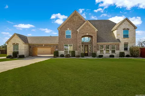 588 Texas Bnd, Castroville, TX 78009