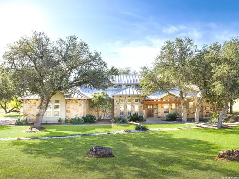526 River Xing, Spring Branch, TX 78070