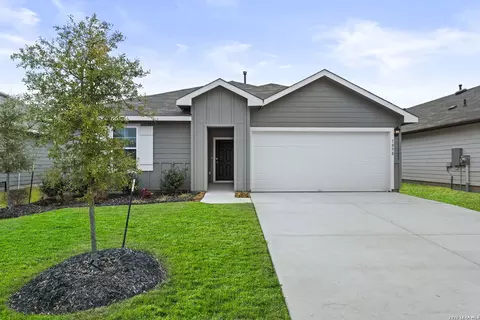 1050 Argonne Frst, Seguin, TX 78155