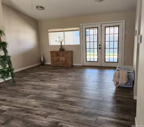 5815 Kim Vly, San Antonio, TX 78242