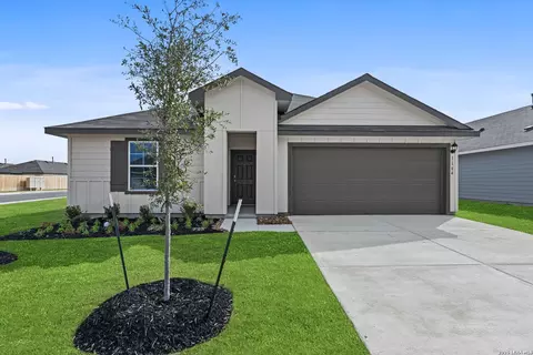 1104 Argonne Frst, Seguin, TX 78155