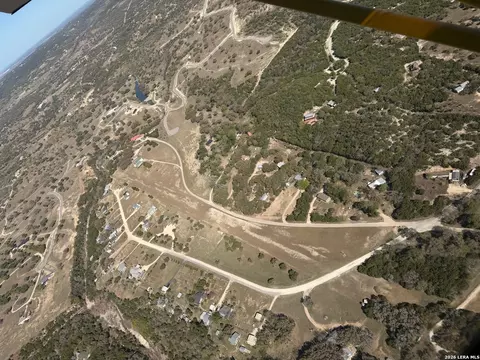 857 Madrona, Pipe Creek, TX 78063