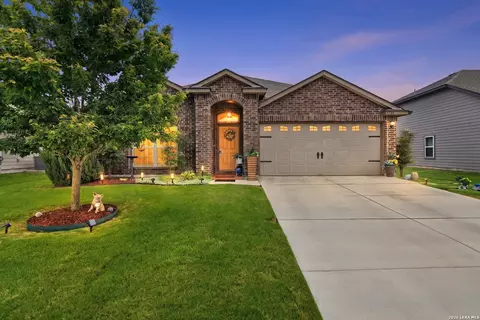 1321 W Nolte Farms, Seguin, TX 78155