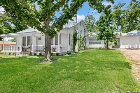 508 N Orange St, Fredericksburg, TX 78624