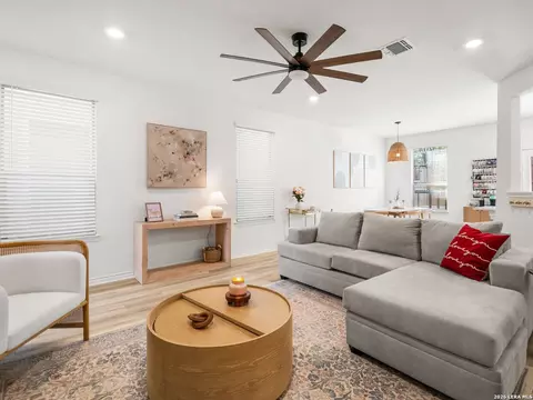 14839 Vance Jackson #303, San Antonio, TX 78249