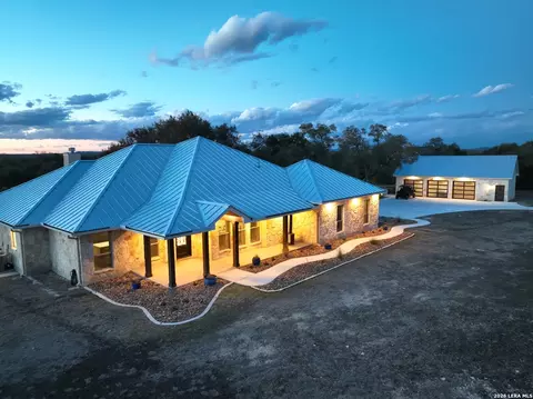 169 Nueces, Boerne, TX 78006