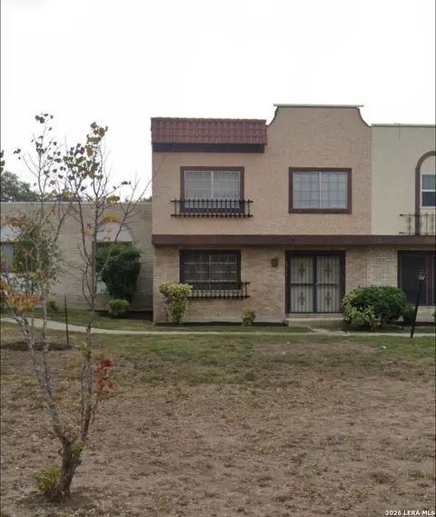 6751 Crown Rdg, San Antonio, TX 78239
