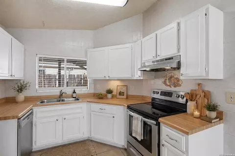 6086 Glacier Sun, San Antonio, TX 78244