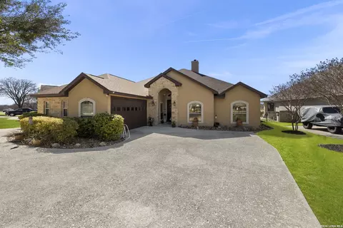 1292 Long Crk, New Braunfels, TX 78130