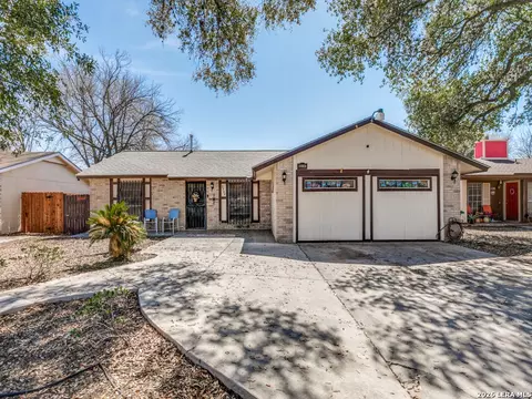 9334 Cliff Way St, San Antonio, TX 78250