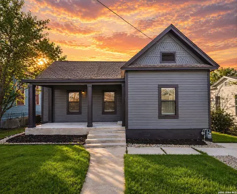 826 Dawson, San Antonio, TX 78202