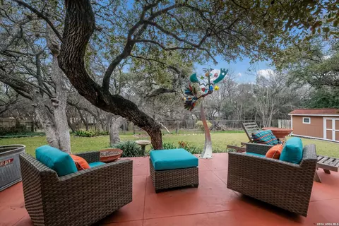 340 Mustang Cir, Hollywood Park, TX 78232