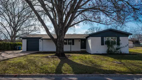 1232 Rivercrest Dr, New Braunfels, TX 78130