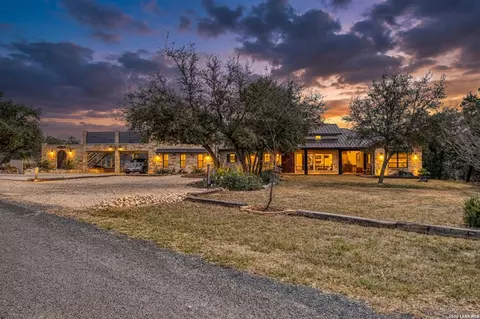 1575 Mountain Valley Dr, Concan, TX 78838