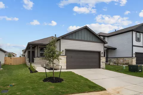 5619 Franklin Hls, Von Ormy, TX 78073