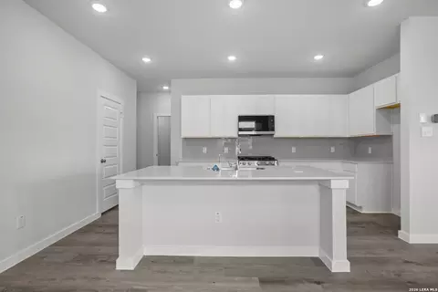 Entry Way - 5618 Franklin Hls, Von Ormy, TX 78073 photo 3 of 9