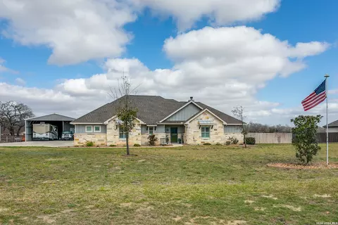 220 Cibolo Rdg, La Vernia, TX 78121