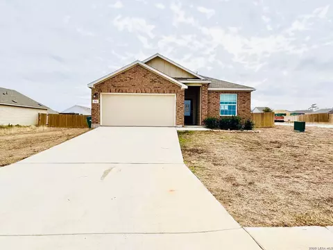 312 Agave Cir, Jourdanton, TX 78026