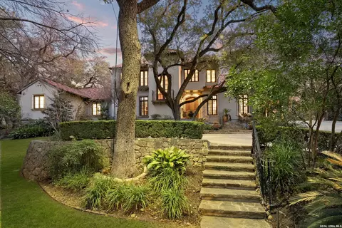 829 Contour Dr, San Antonio, TX 78212