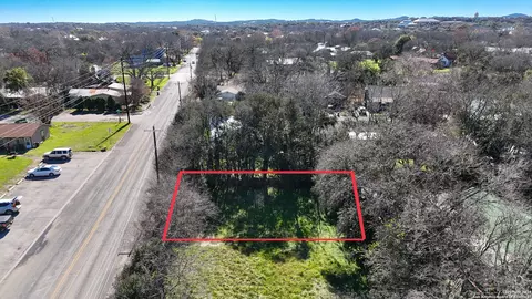 314 S Plant Ave, Boerne, TX 78006