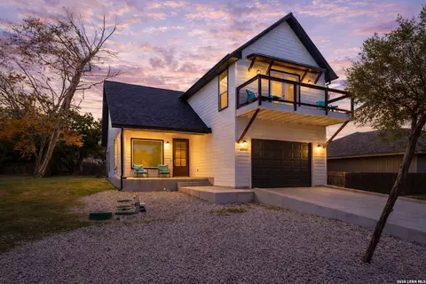 2061 Robin Hood, Canyon Lake, TX 78133