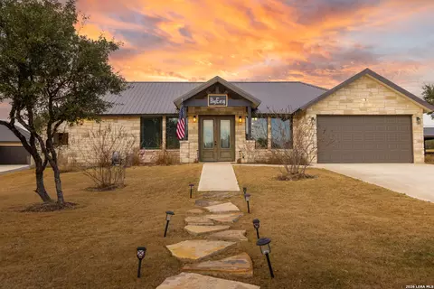 1644 Mountain Vly, Concan, TX 78838