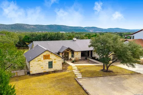 1723 Mountain Vly, Concan, TX 78838