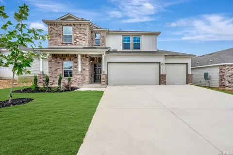 1025 Eagle Xing, Seguin, TX 78155