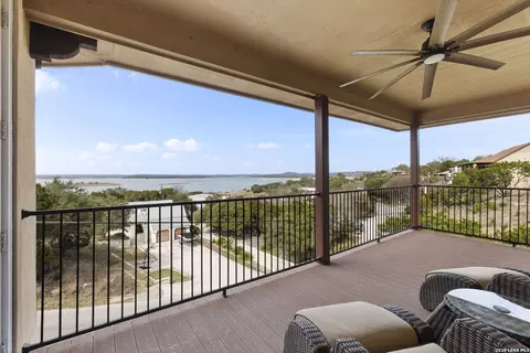 502 Cindy Dr, Canyon Lake, TX 78133