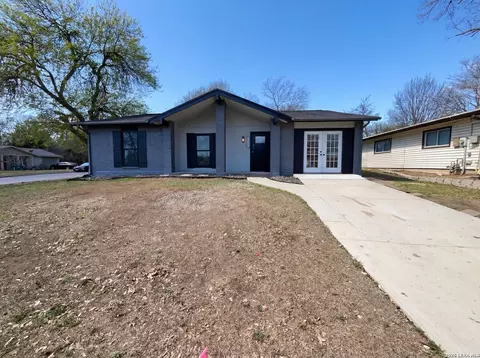 7913 Dry Cyn, Live Oak, TX 78233