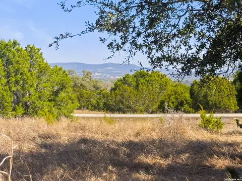 1046 Buckskin Trl, Bandera, TX 78003