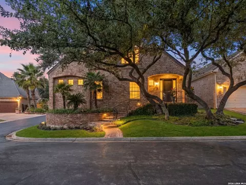 9 Rugby Ln, San Antonio, TX 78257