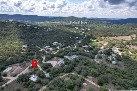 View/Area - 711 Mariposa Ave, Concan, TX 78838 photo 3 of 5
