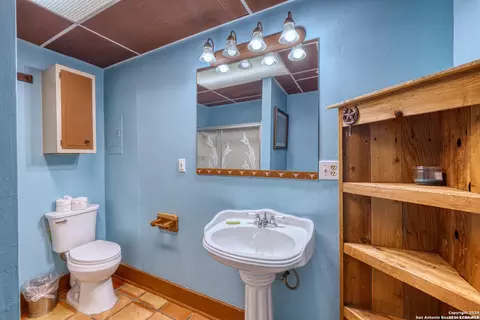 Bath - 711 Mariposa Ave, Concan, TX 78838 photo 2 of 4