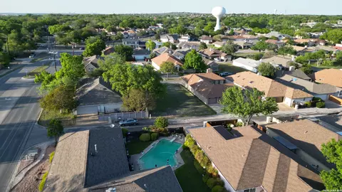 5906 Brook Fls, Windcrest, TX 78239 photo 6