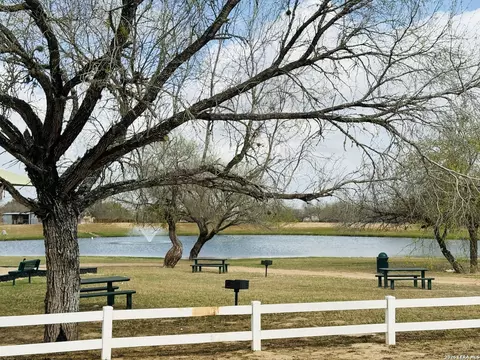 285 Brianna, Von Ormy, TX 78073 photo 1