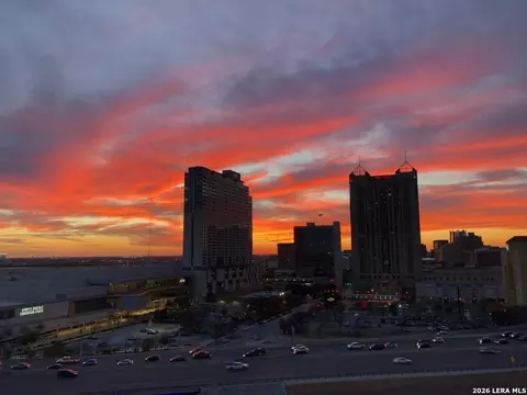 215 Center #408, San Antonio, TX 78202