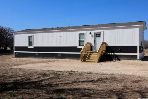 3131 Sandy Elm, La Vernia, TX 78121